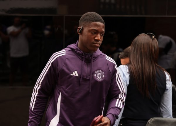 Bài đăng: Thực đơn không rời Manchester United như anh ấy muốn, và sáu câu lạc bộ quan tâm đến anh ấy