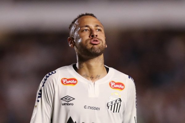 Nó đã giảm mạnh gần 50 triệu trong hai năm! Giá trị ròng của Neymar đã giảm xuống còn 11 triệu euro, và đỉnh cao của anh ấy ở mức 180 triệu ở tuổi 26