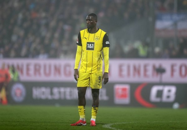 Gilasi ghi được tám trò chơi Bundesliga liên tiếp, chỉ có Lewandowski và Aubameyang làm điều đó