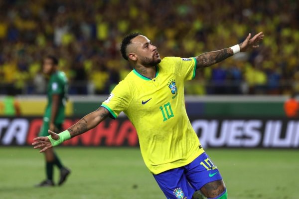 Raphinha: Tôi nghĩ Neymar phải được chọn vào đội tuyển quốc gia, mọi chuyện sẽ dễ dàng hơn với anh ấy