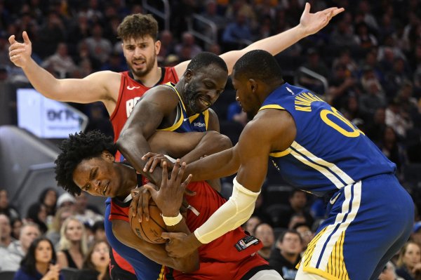 Dream Chasing: Tôi đã nói rằng đội vô địch không nhắc đến Rockets vì khi Amen chơi Point Guard, anh ấy không có rổ.