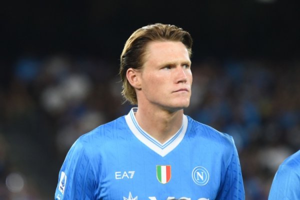 Mirror: Chiếc áo đấu có chữ ký